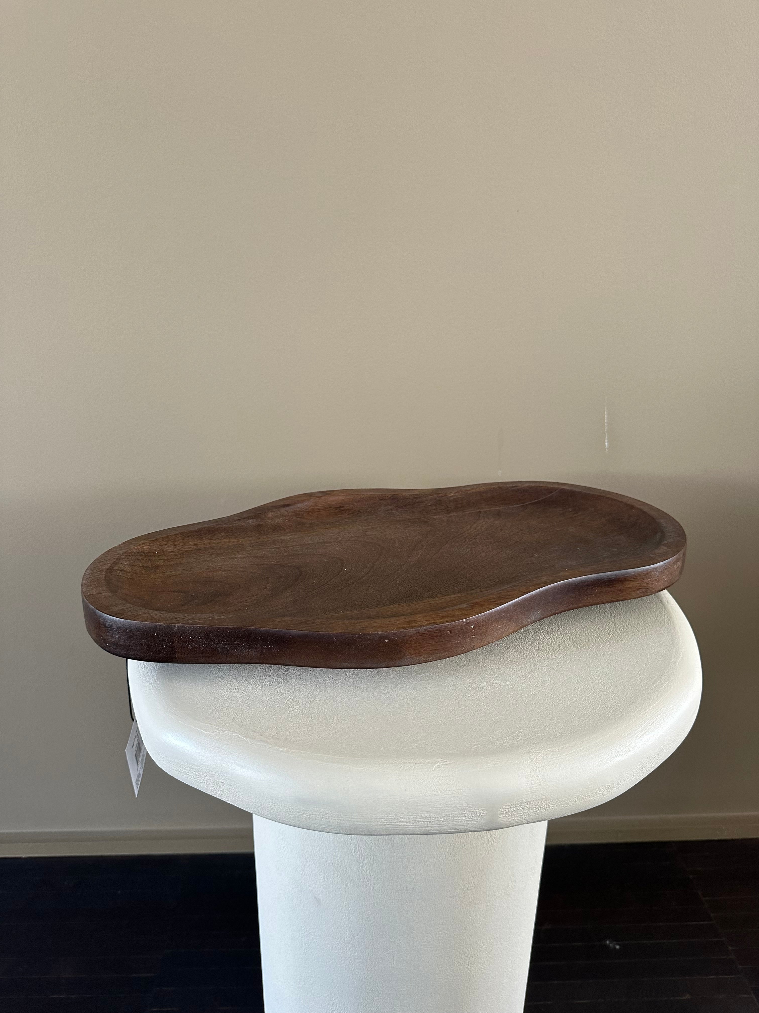 Plateau en bois à forme organique