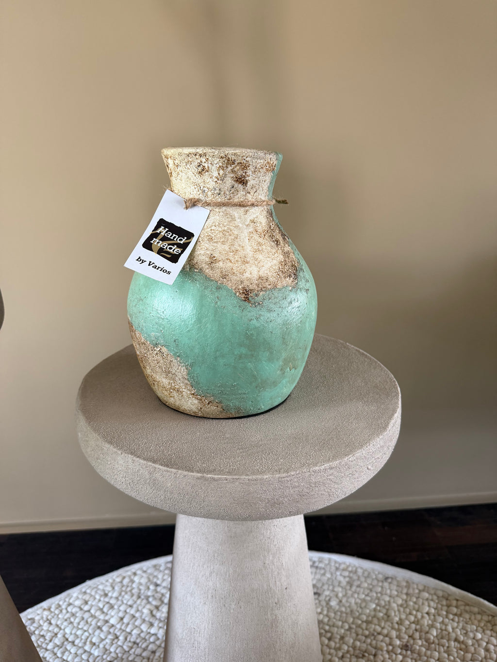 Stone plant pot M