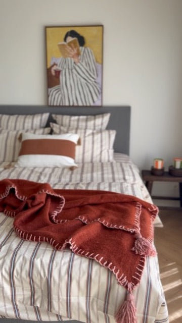 Soft fringed plaid
