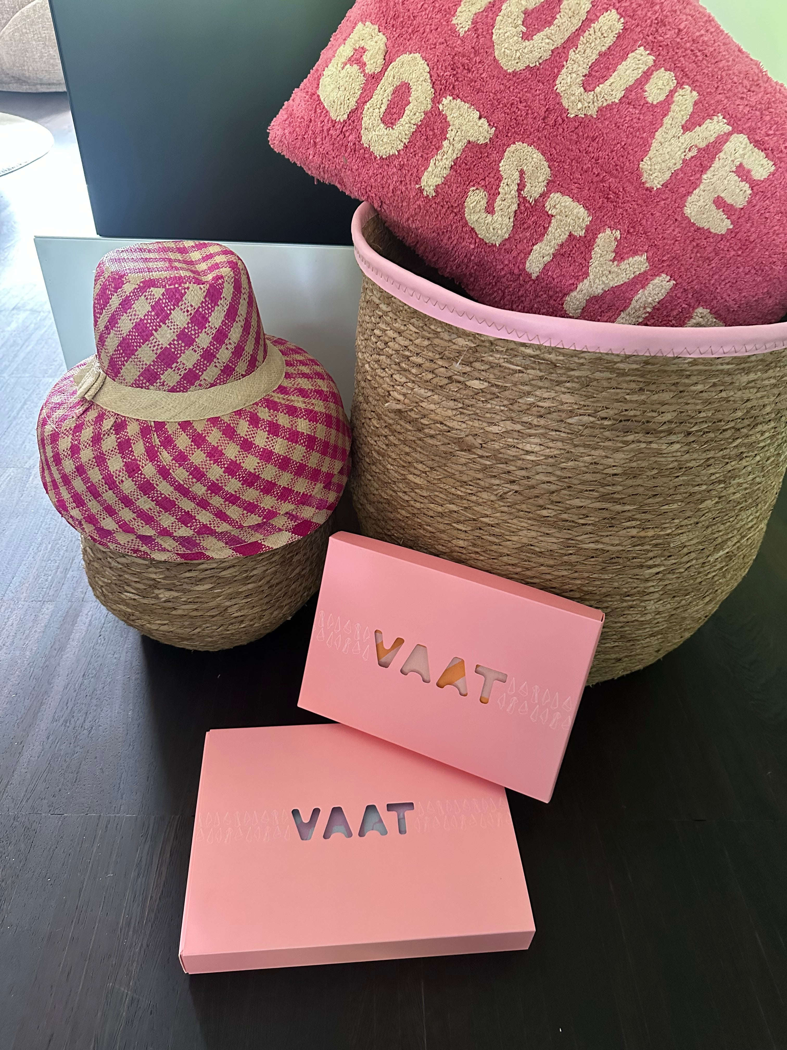 VAAT keukendoekenset, cadeauset met 2 roze handdoeken