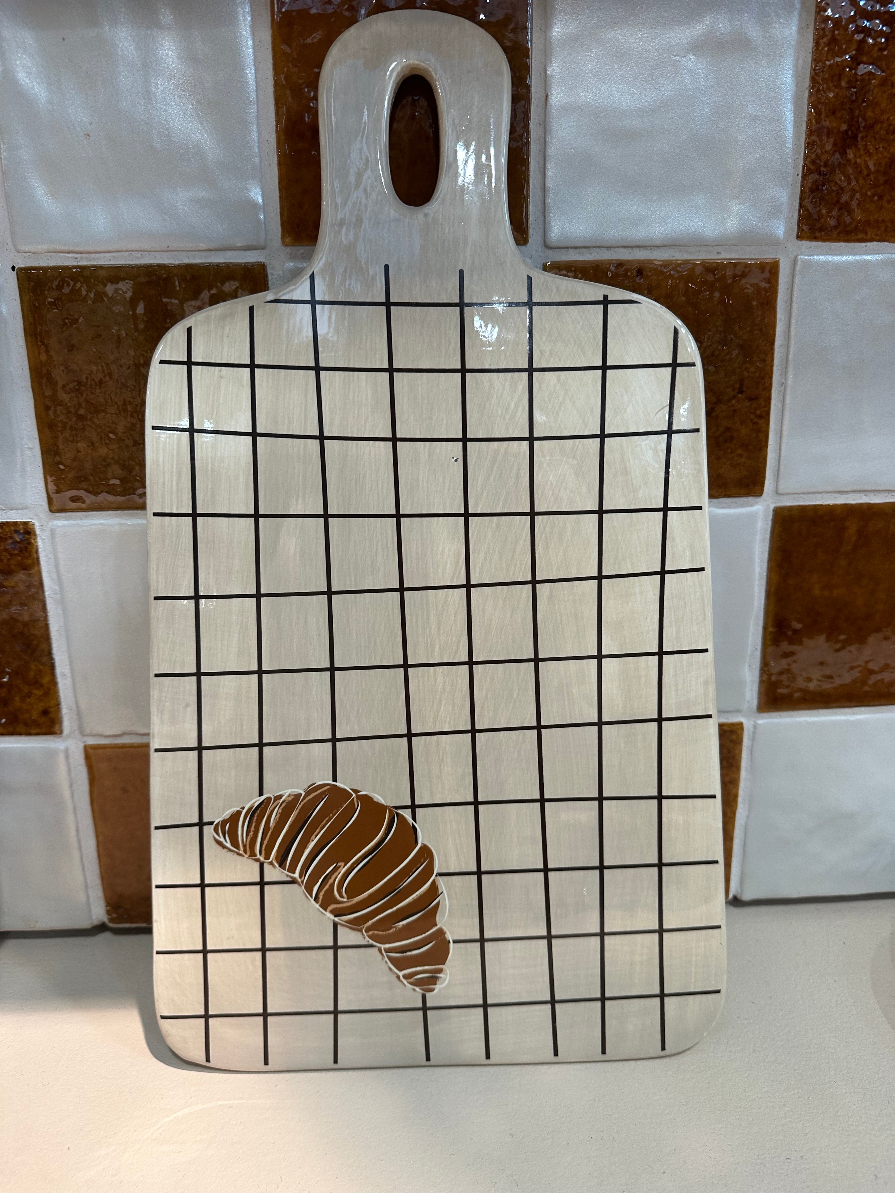 Cutting board croissant