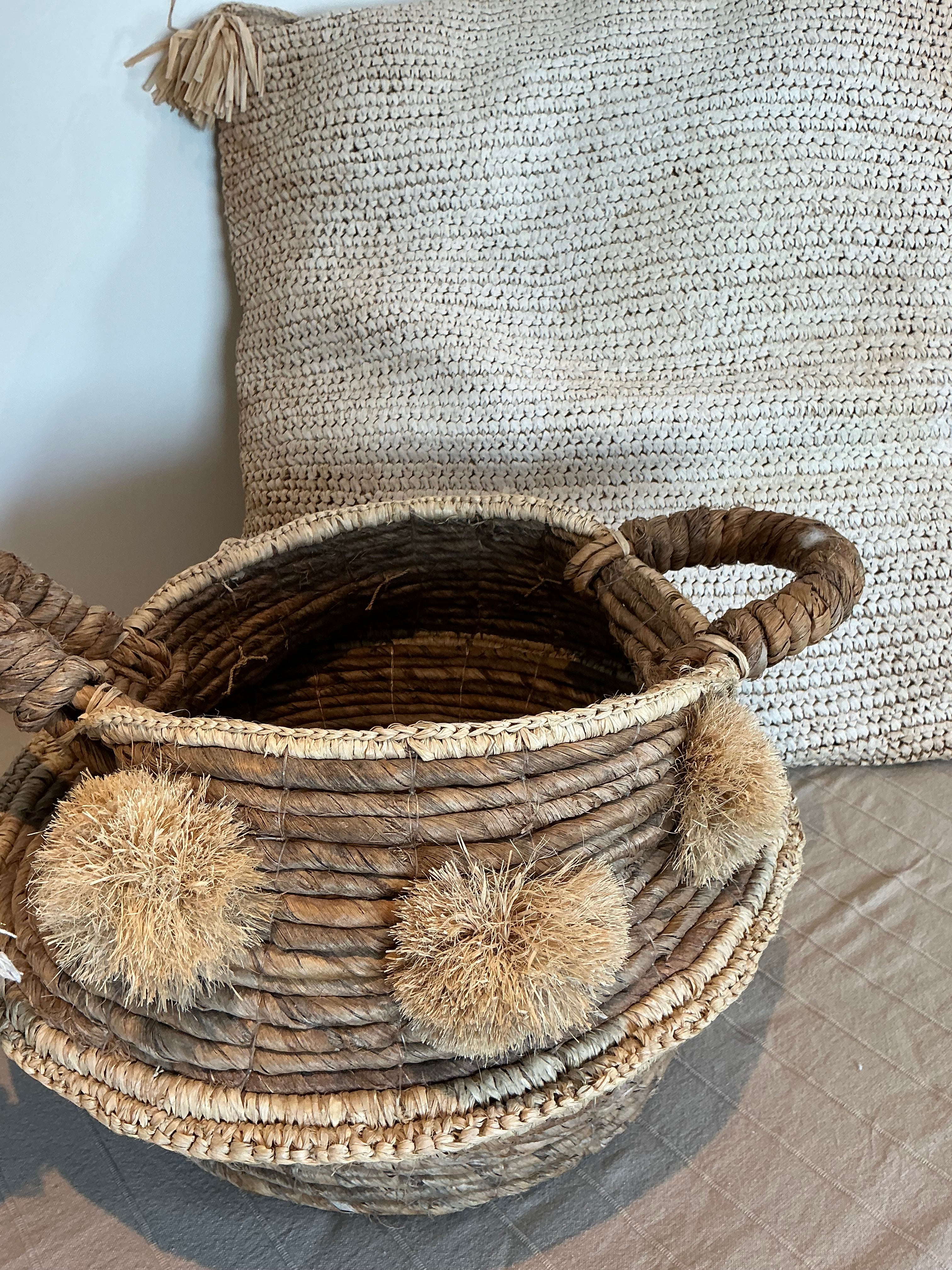 Woven decorative basket