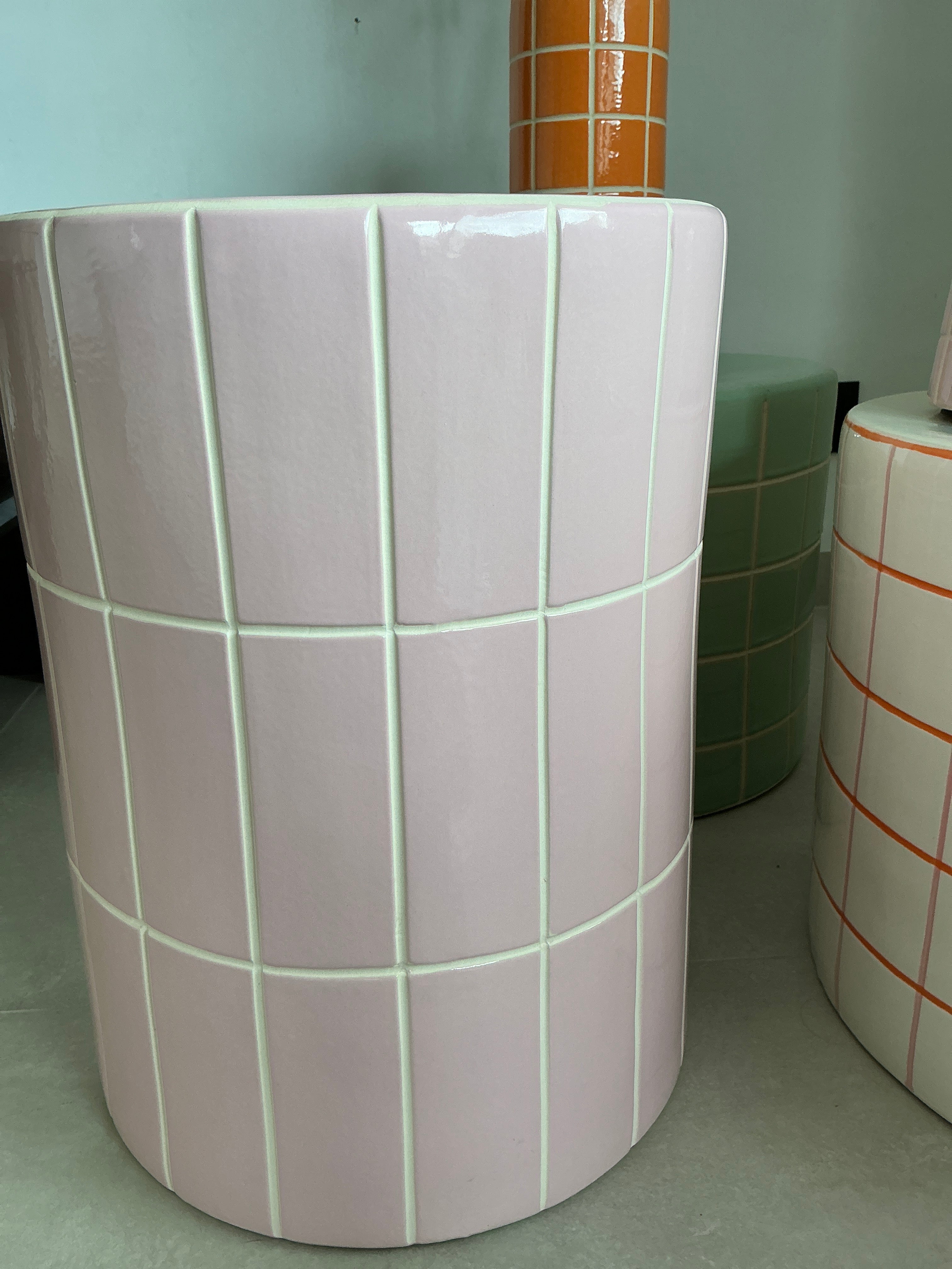 Ceramic side table pink