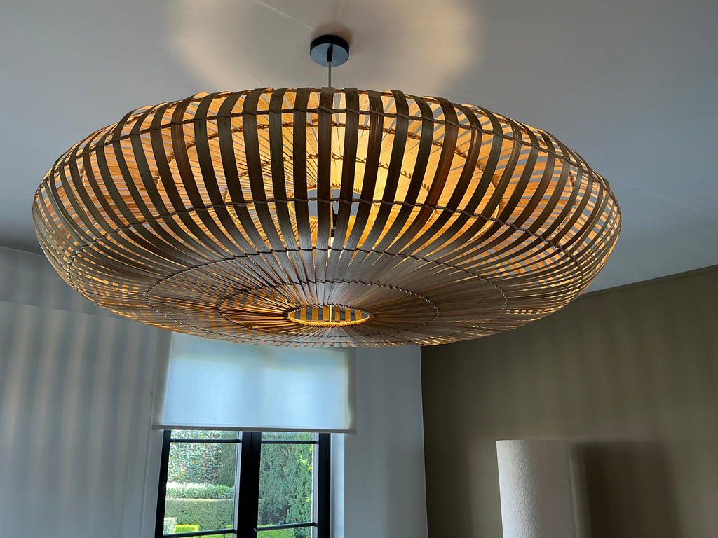 Grande lampe suspendue