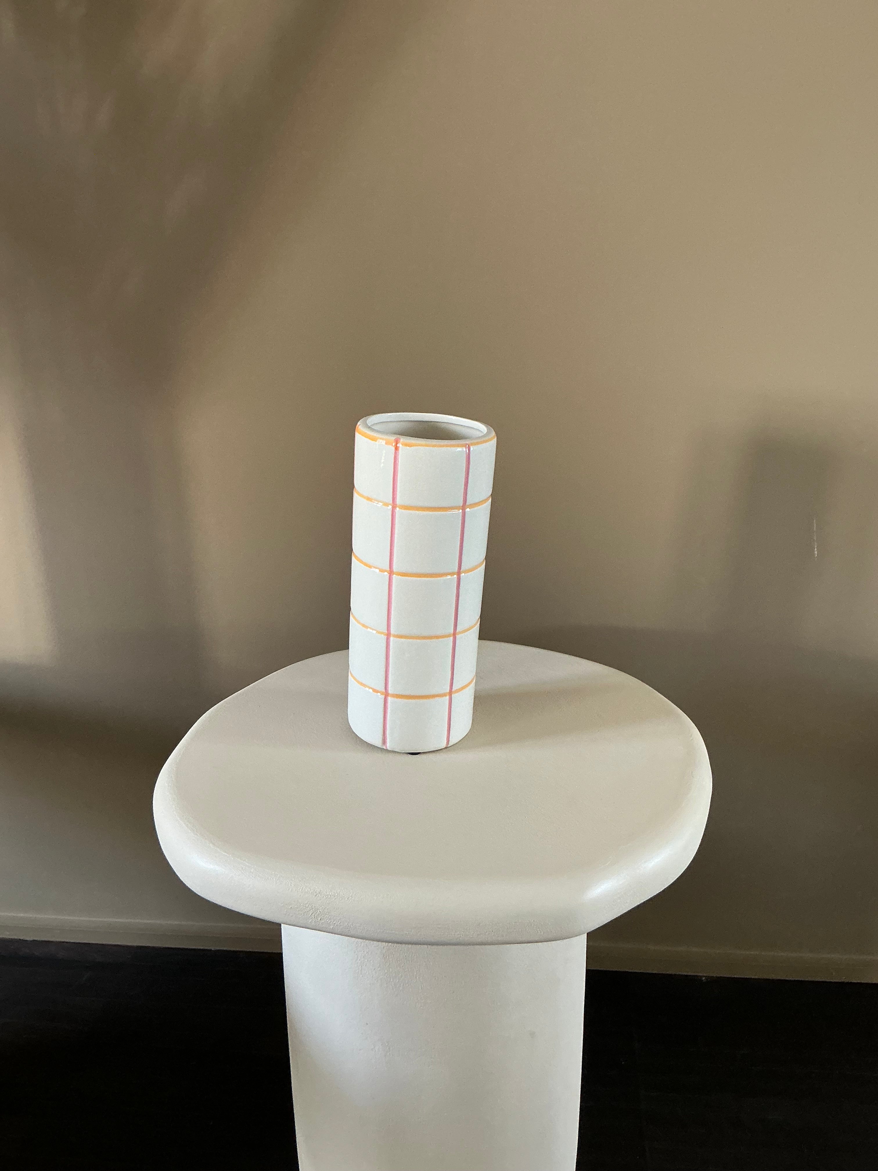 Stone white checkered vase