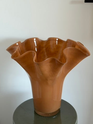 Caramel vase curved top L