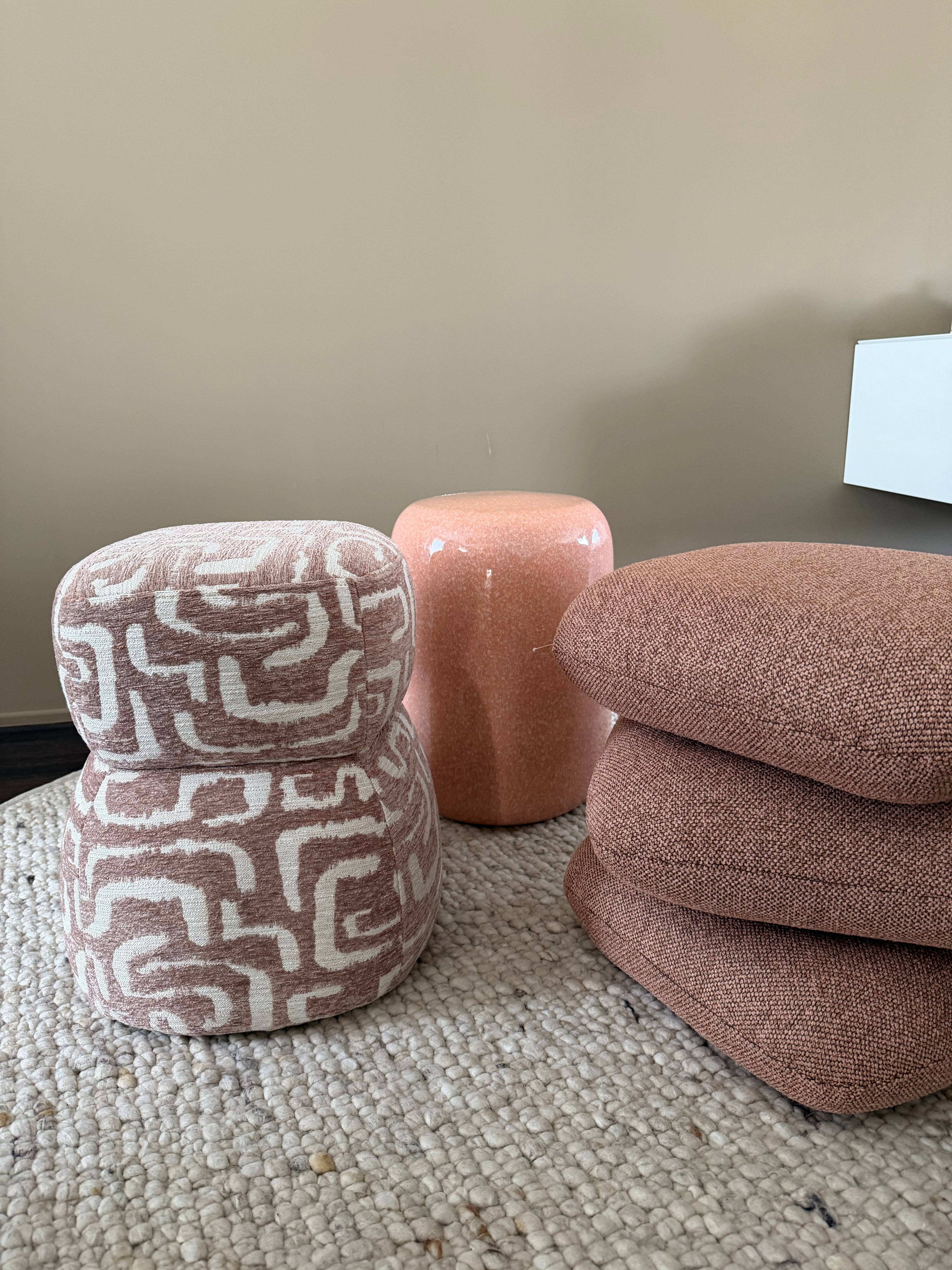 Beige patterned pouf