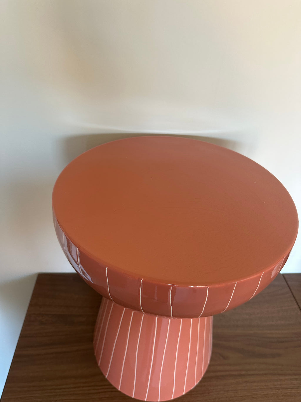 Stone-look pouf