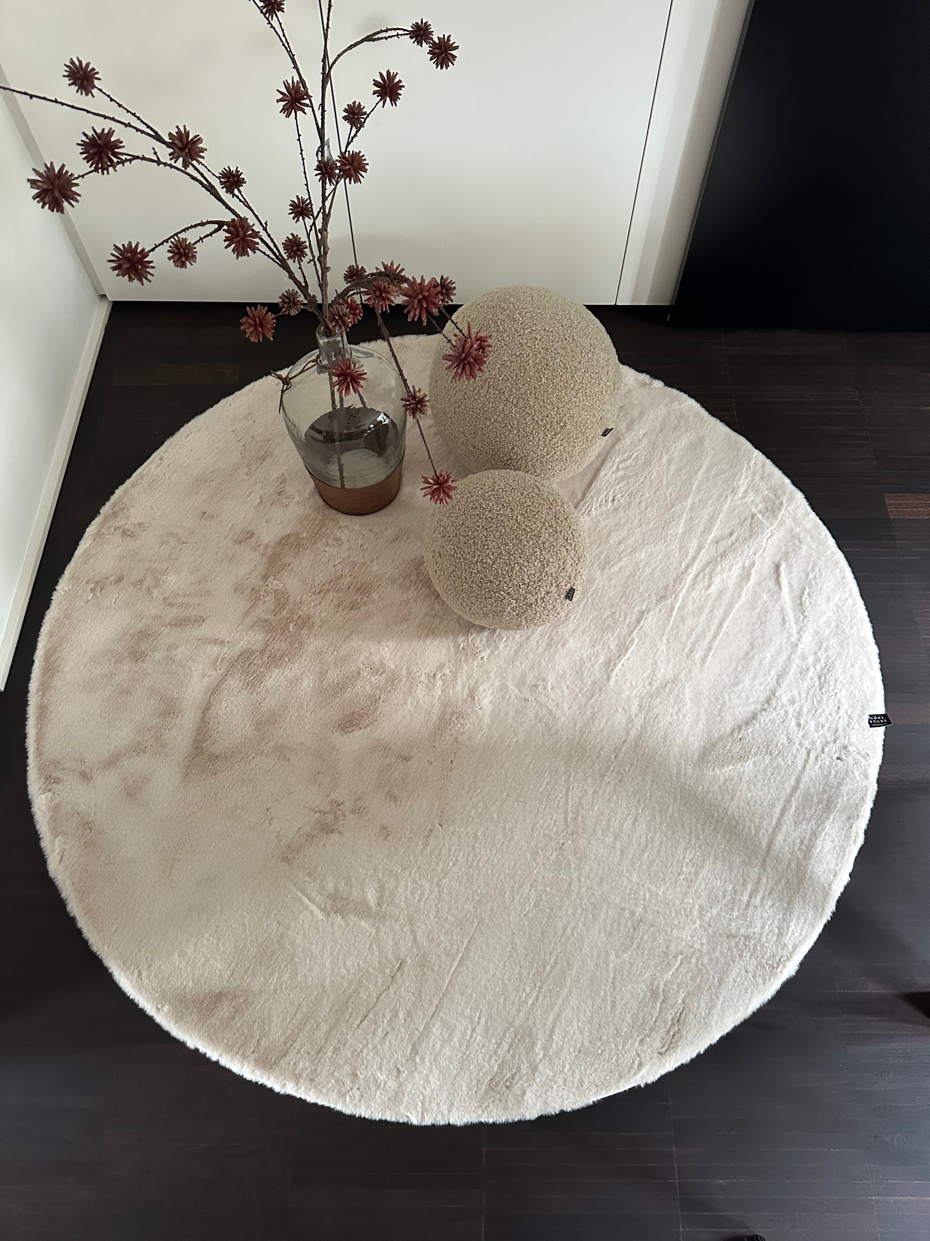 Soft round rug white M