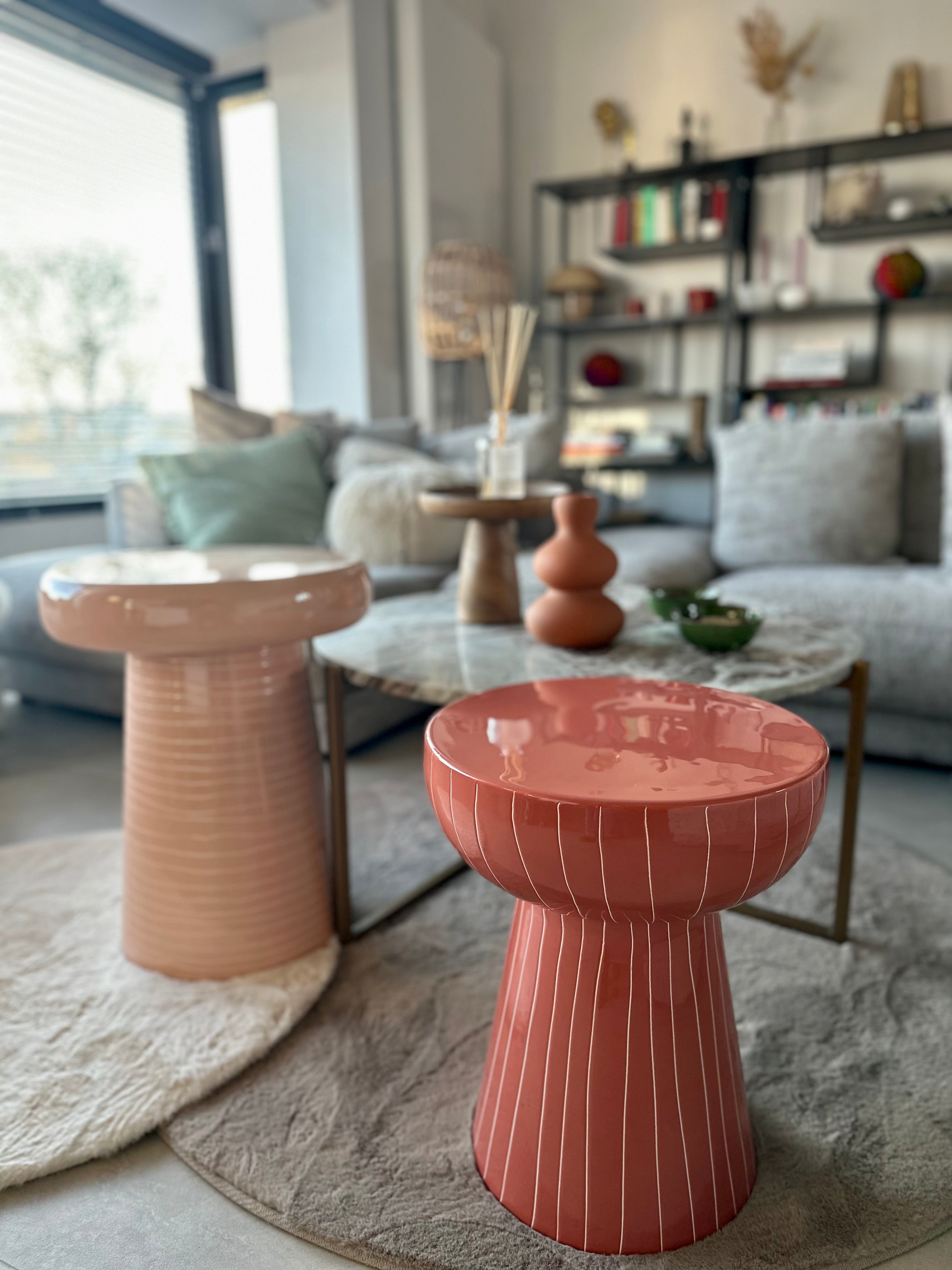 Stone-look pouf