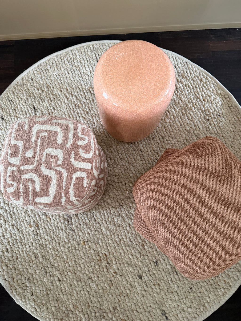 Pink swivel pouf
