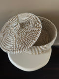 Storage basket with lid