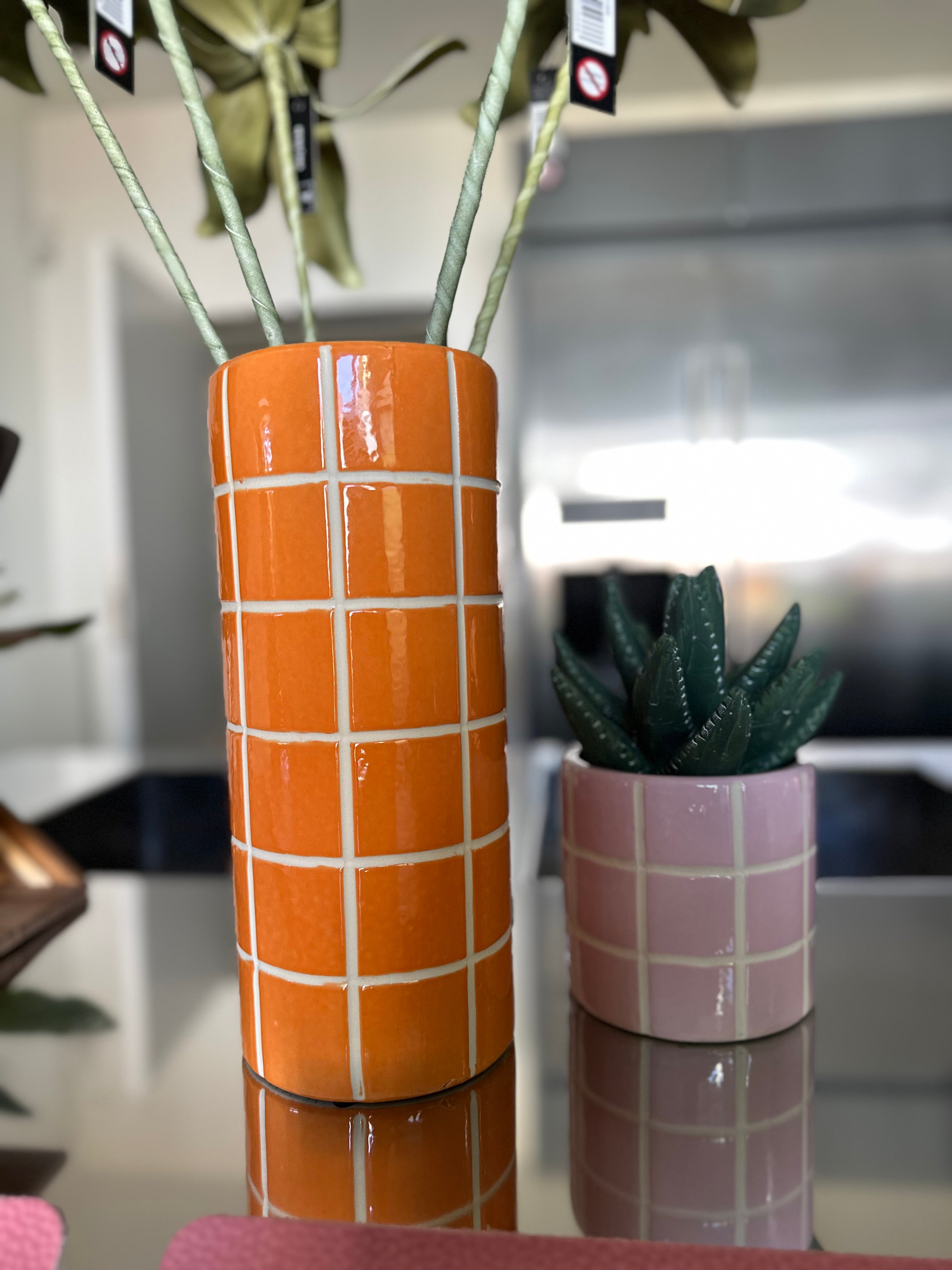 Vase en pierre orange