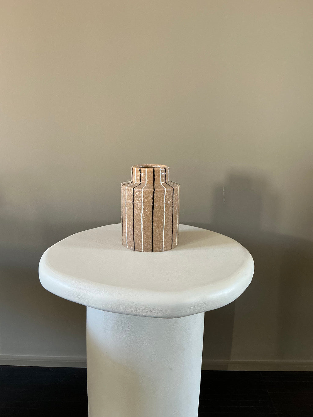 Ceramic pot S