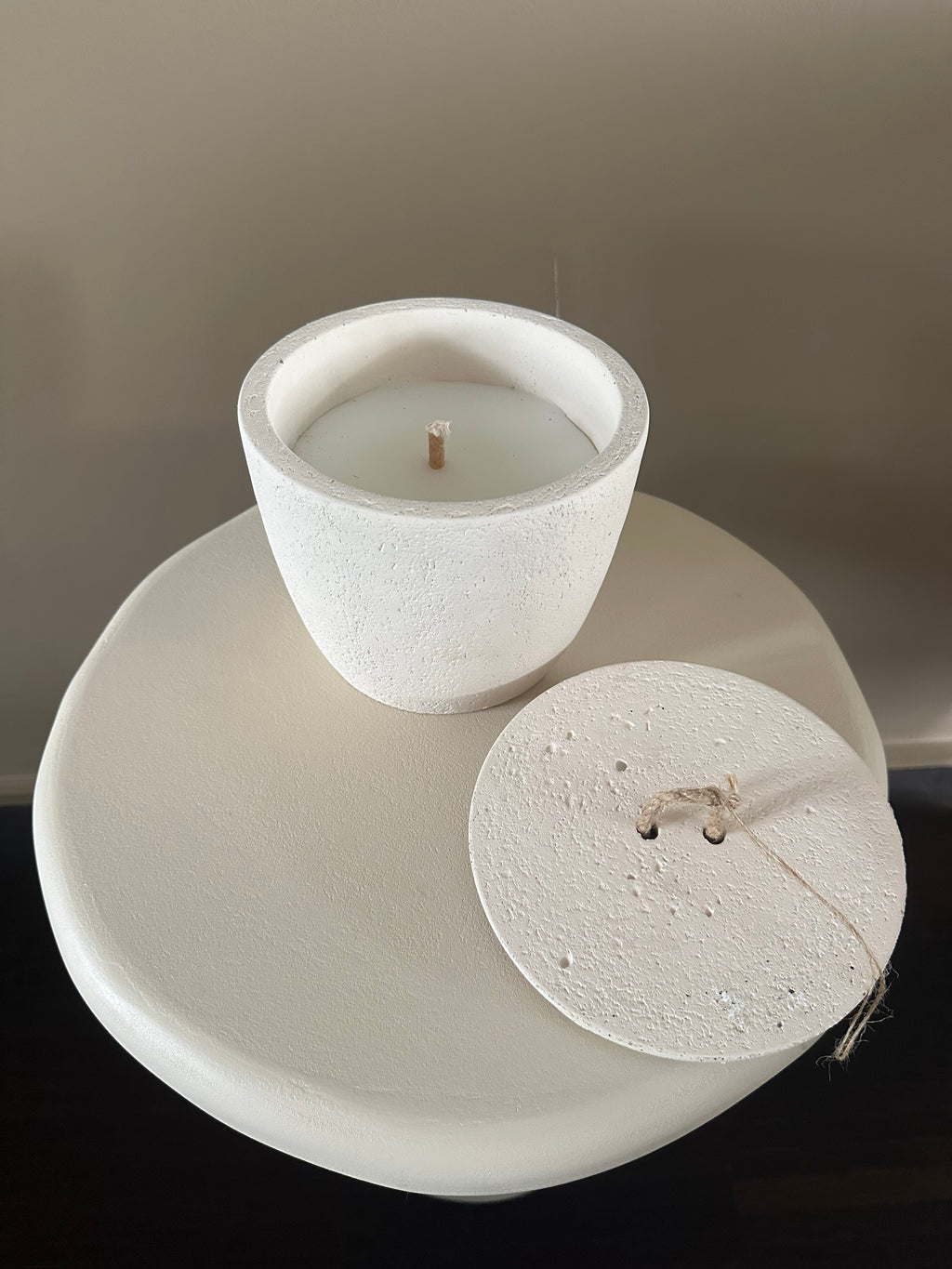 Stone candle (white)