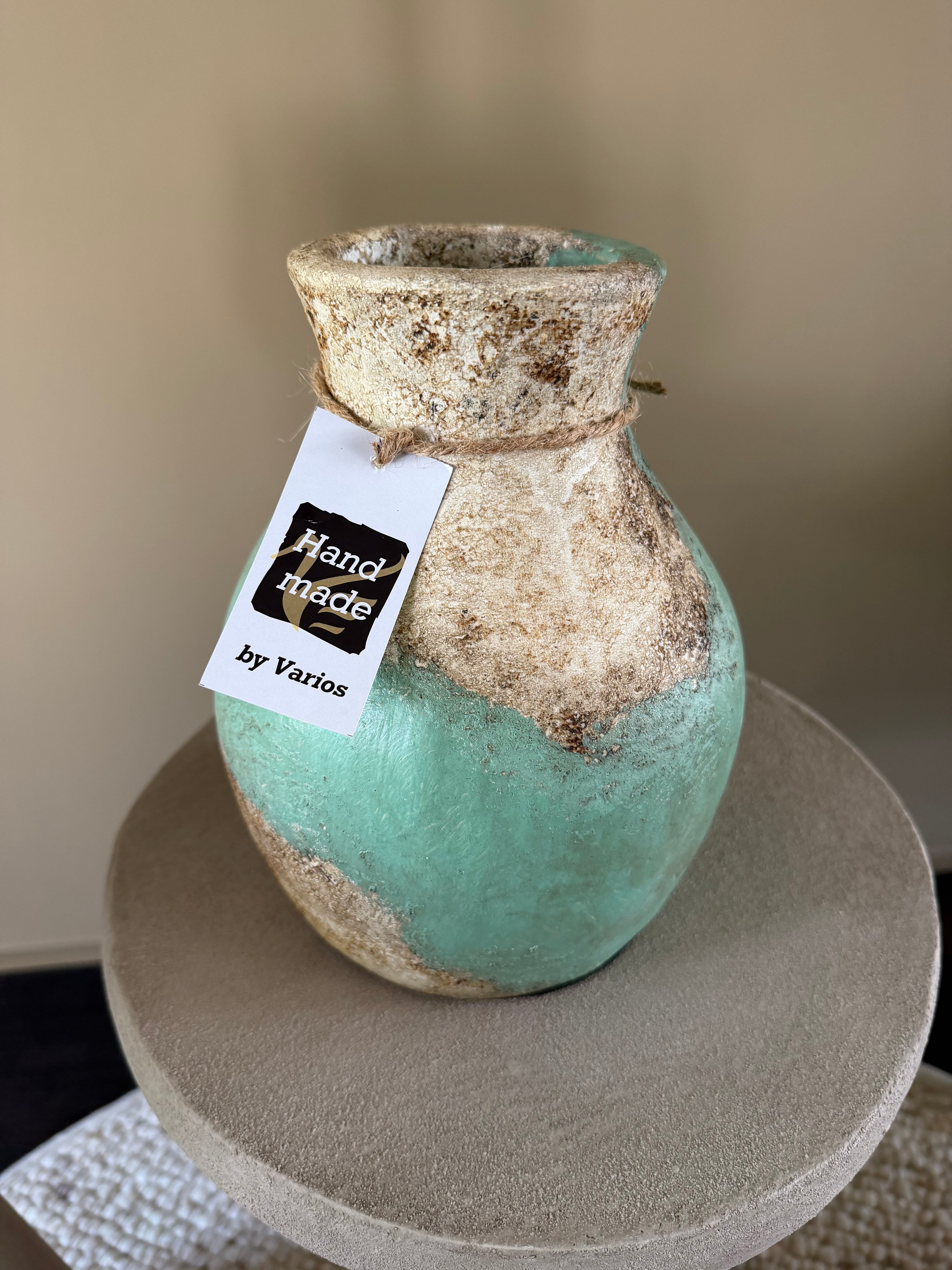 Stone plant pot M