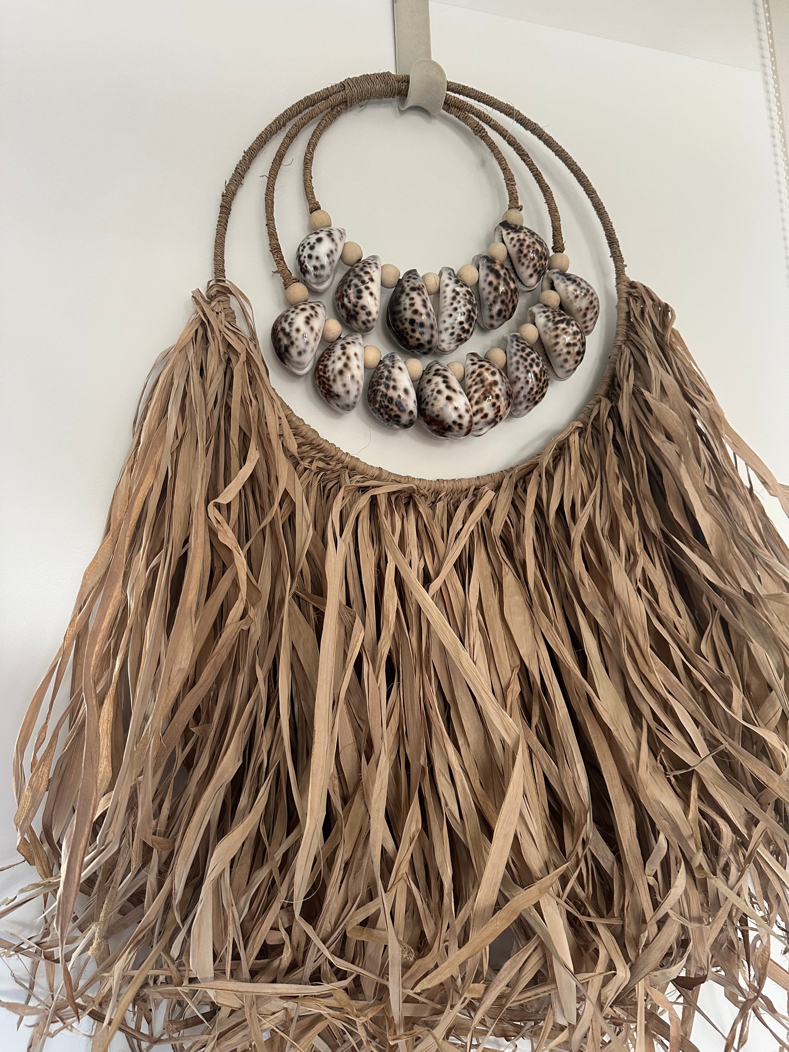 Shell & raffia wall decoration