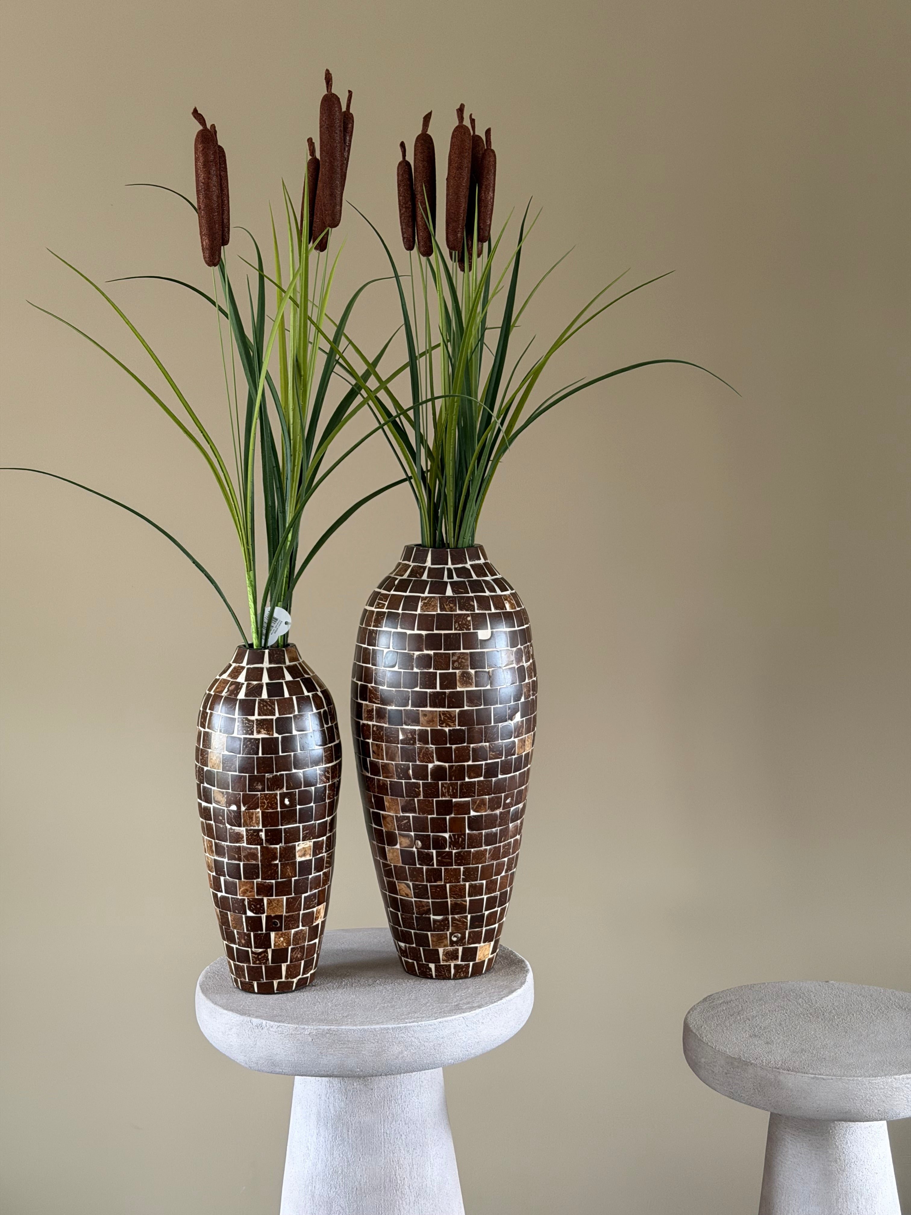 Brown vase M