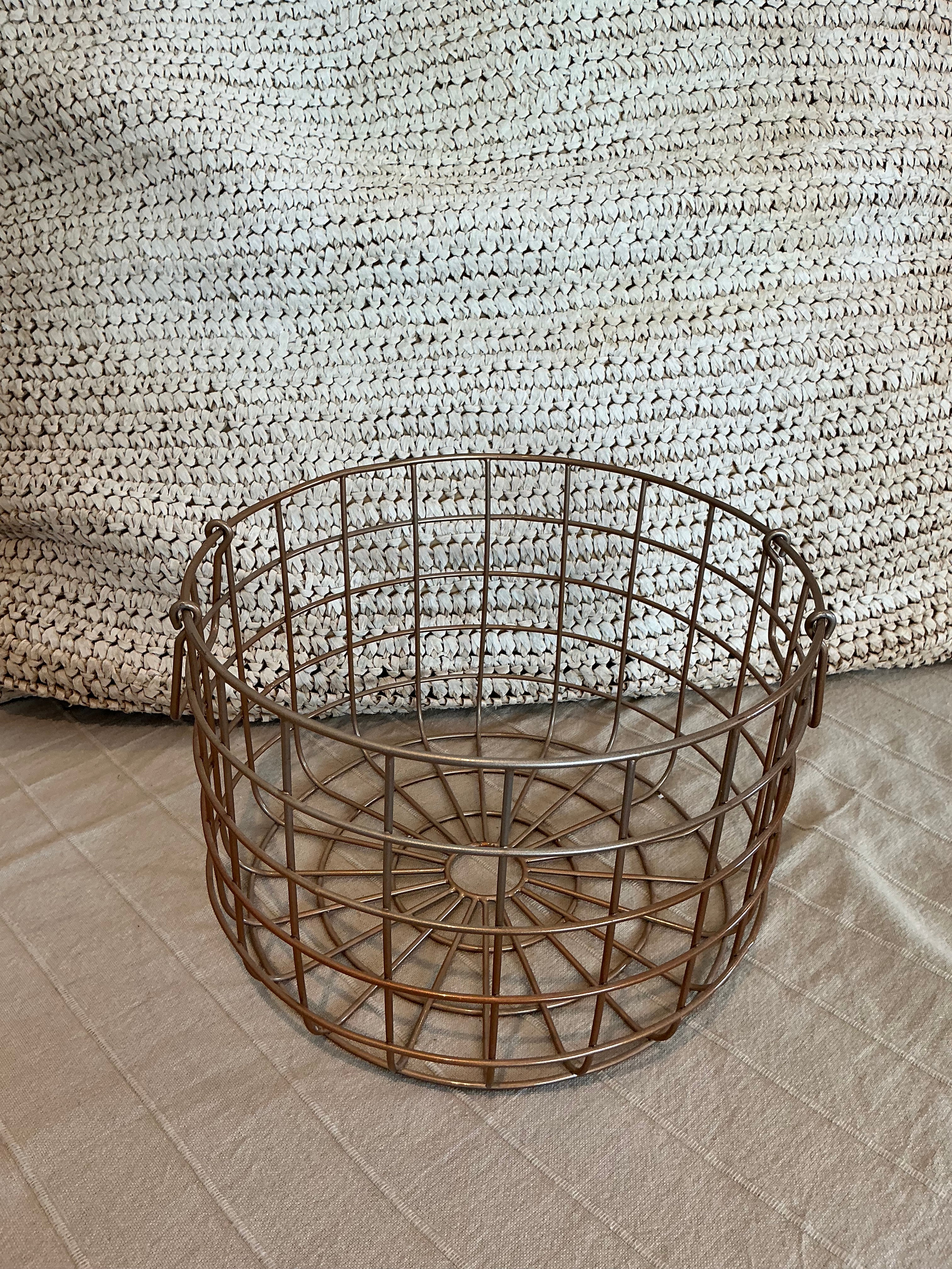 Metal rose-gold basket