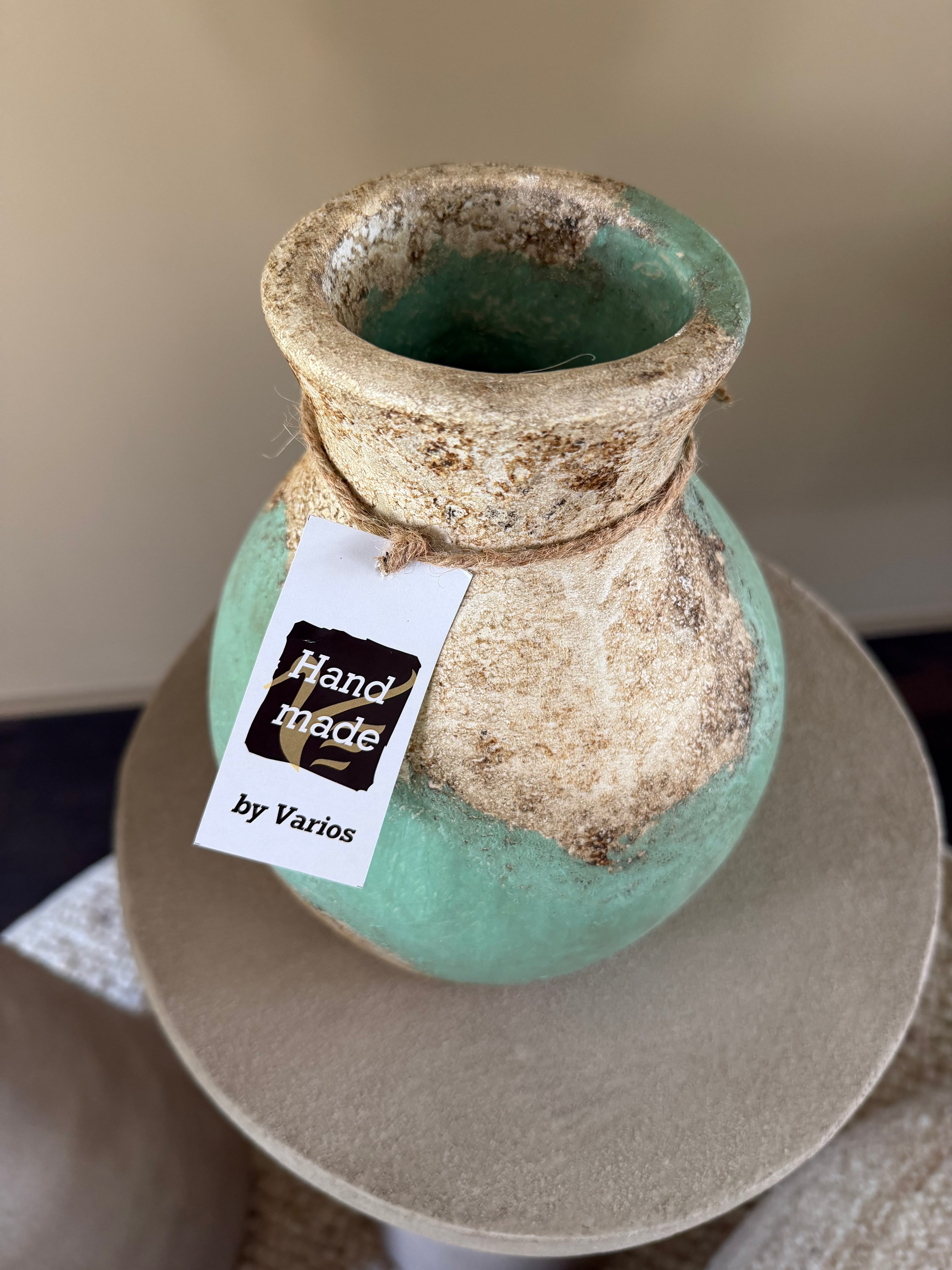 Stone plant pot M