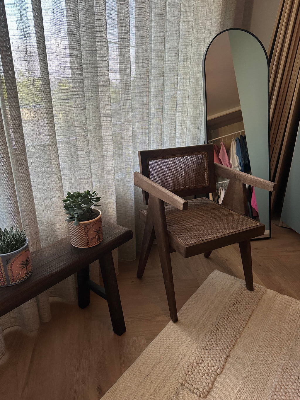 Dining chair in mango wood