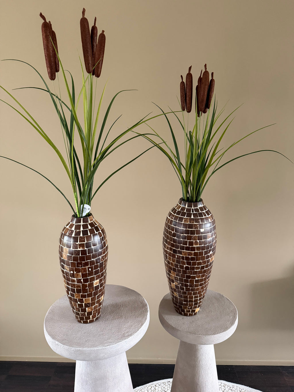 Brown vase L