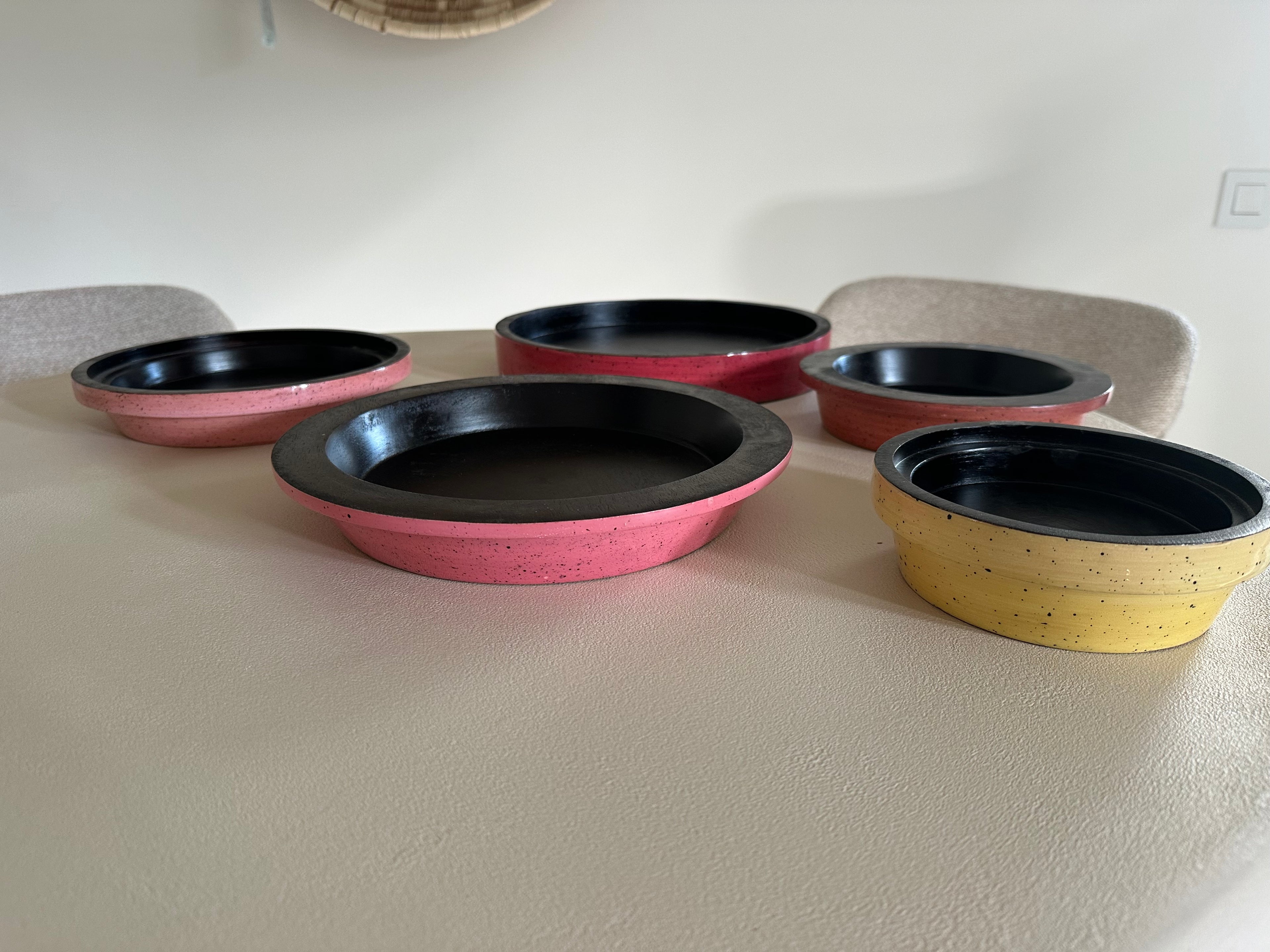 Set de bols en bois colorés (prix par set)