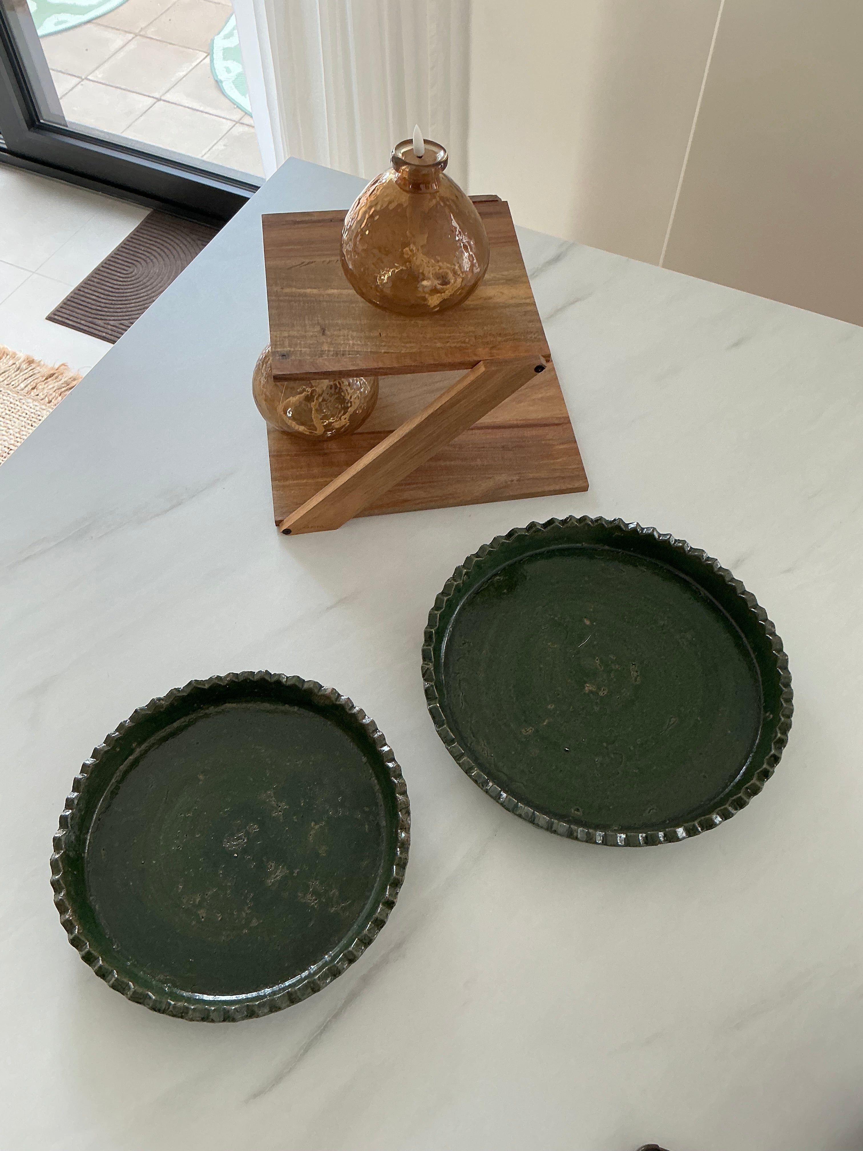 Green plates (set of 2)