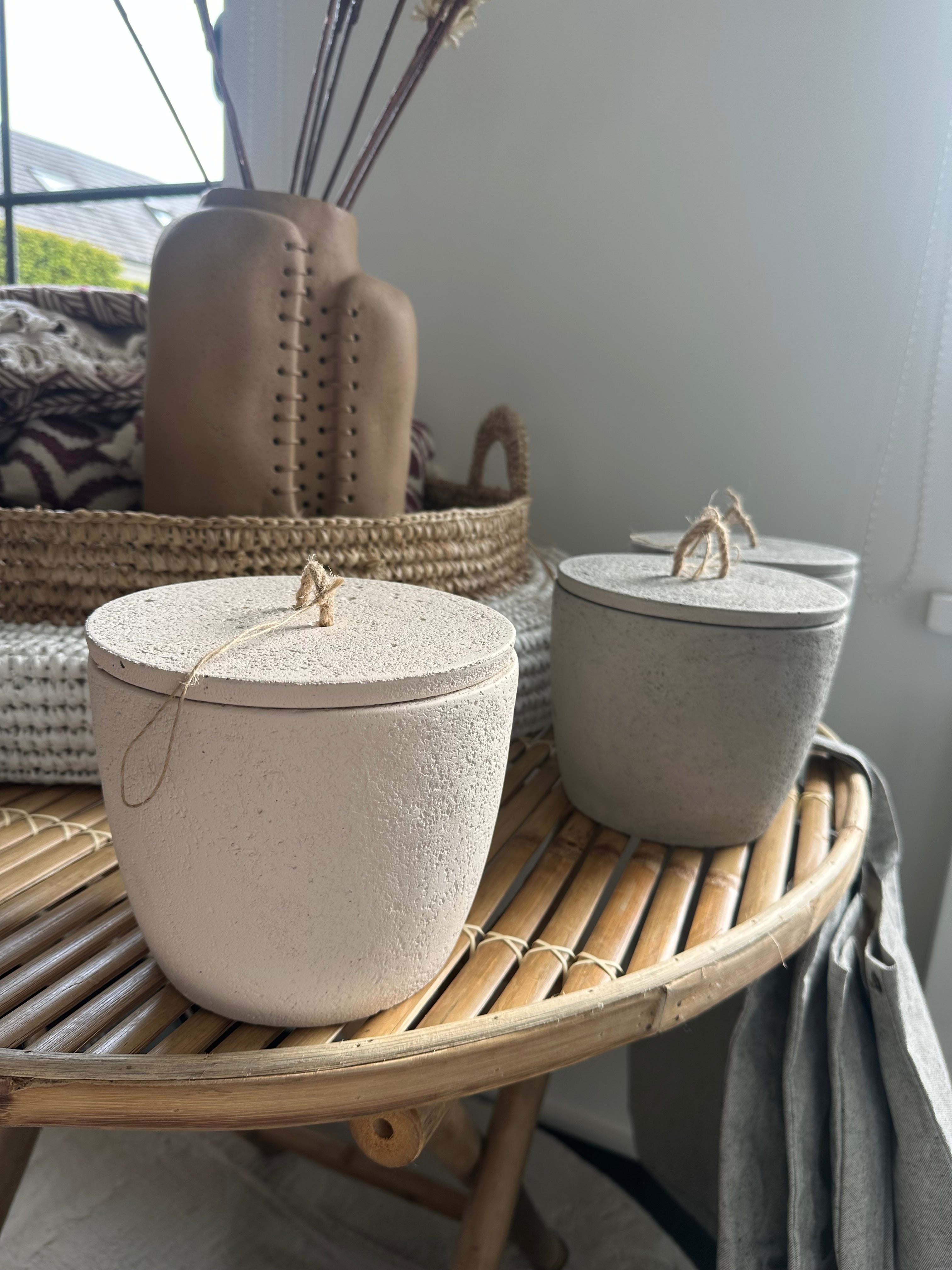 Stone candle (white)