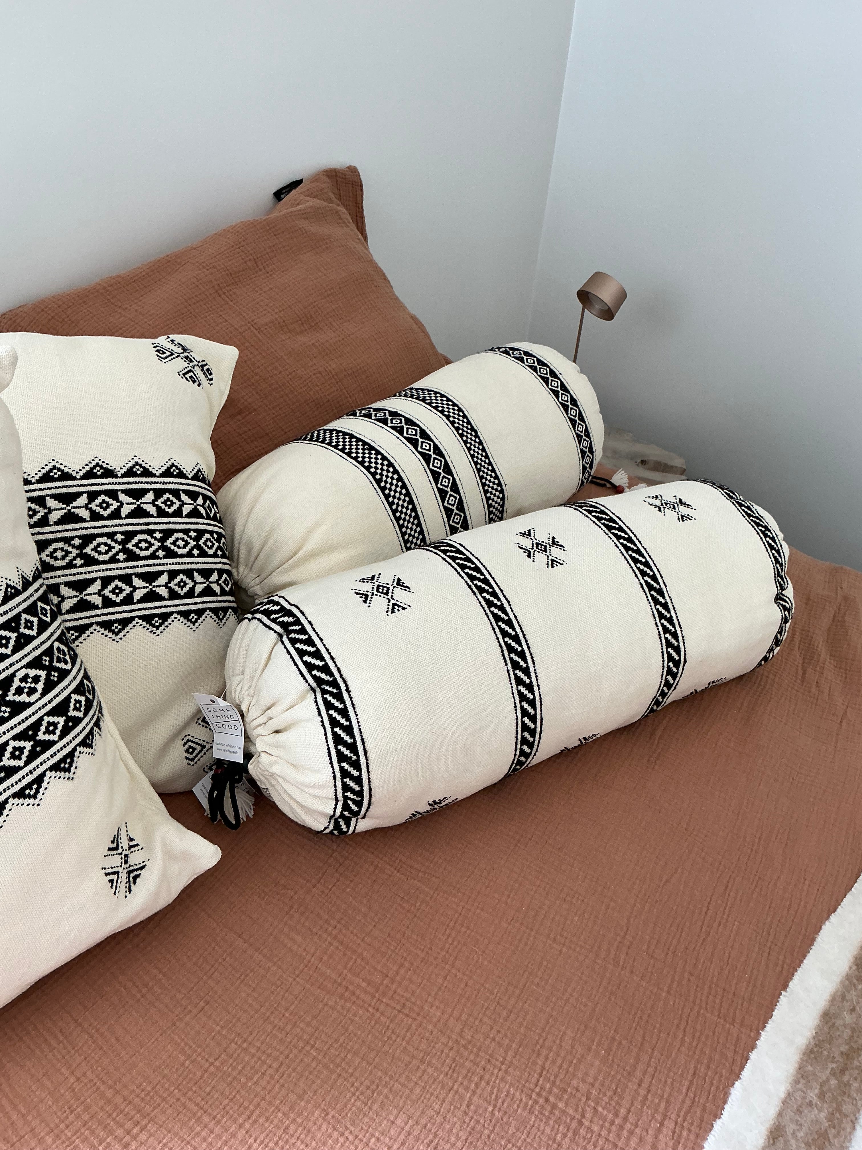 Round cushions