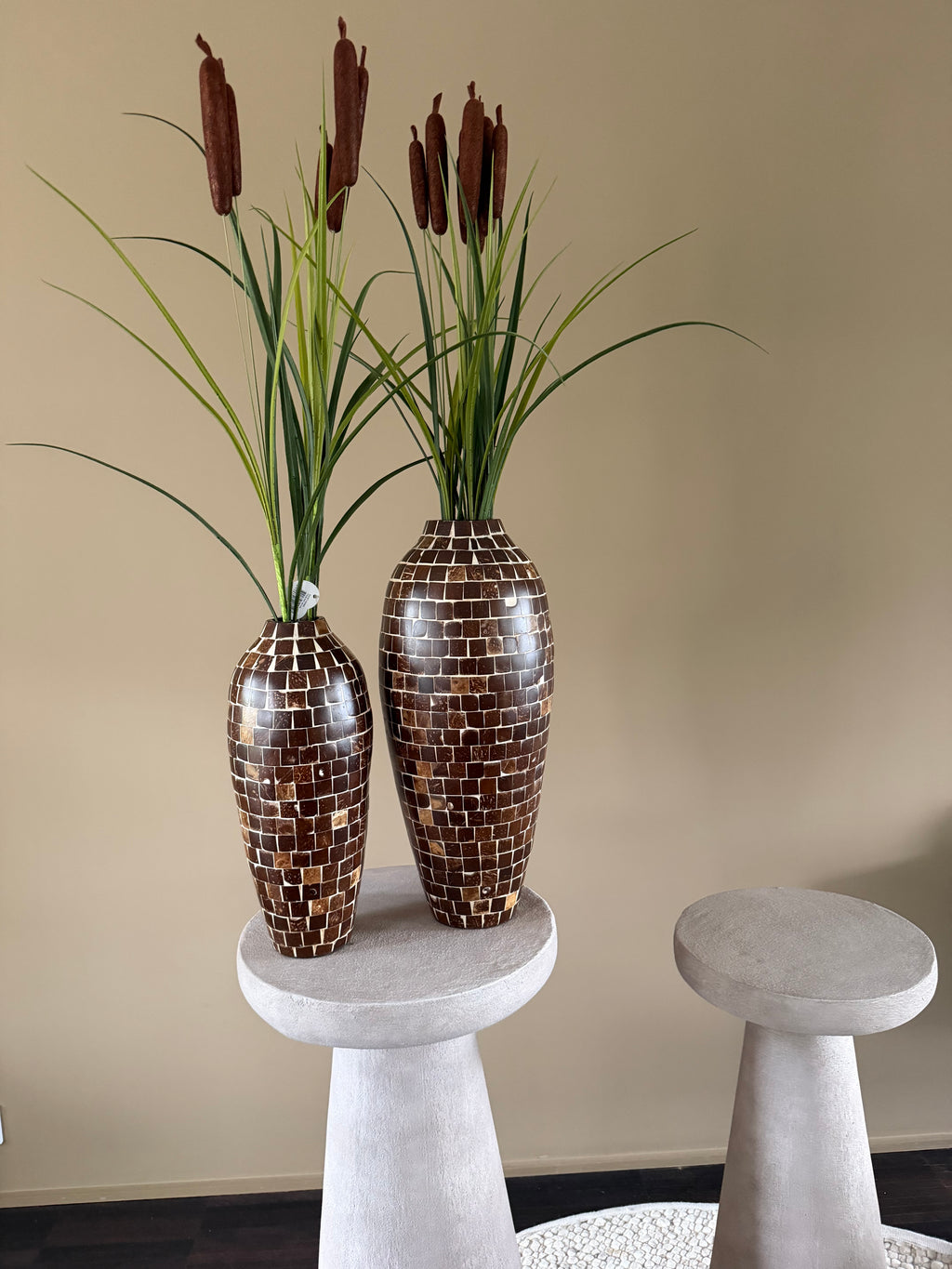 Brown vase L