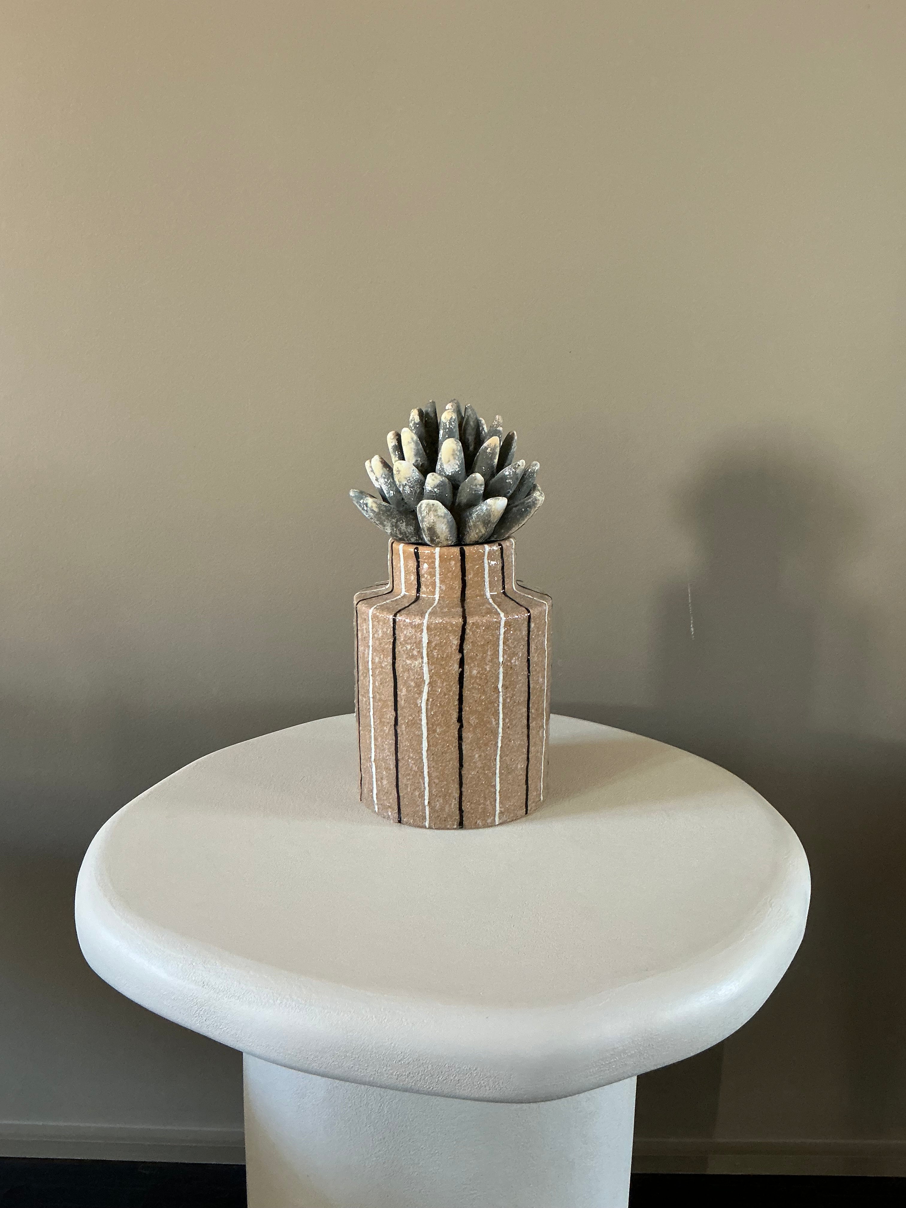 Ceramic pot S