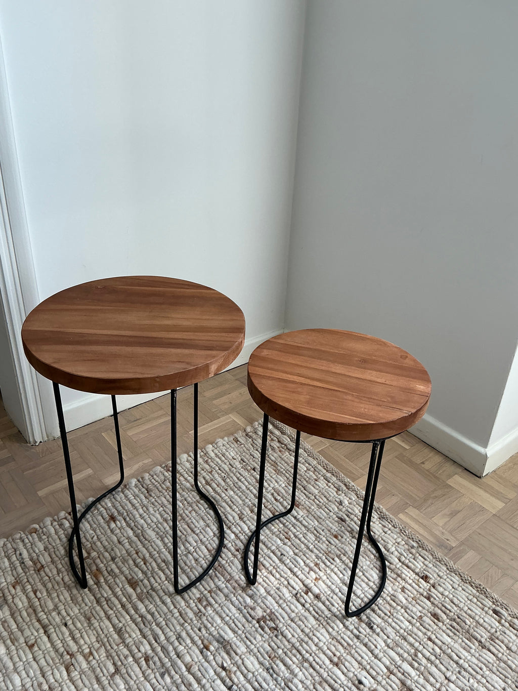 Ensemble de tables d'appoint en bois