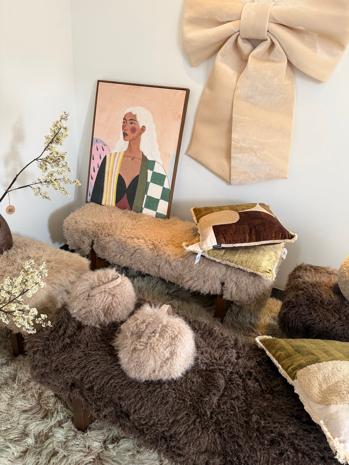 Hocker tibetan lamb wool (60.5 × 41 × 43.5 cm)