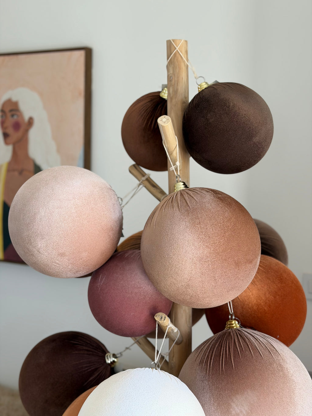 Christmas ball velvet ⌀ 20 €5,90 - ⌀ 25 €9,90 - ⌀ 30 €15,90