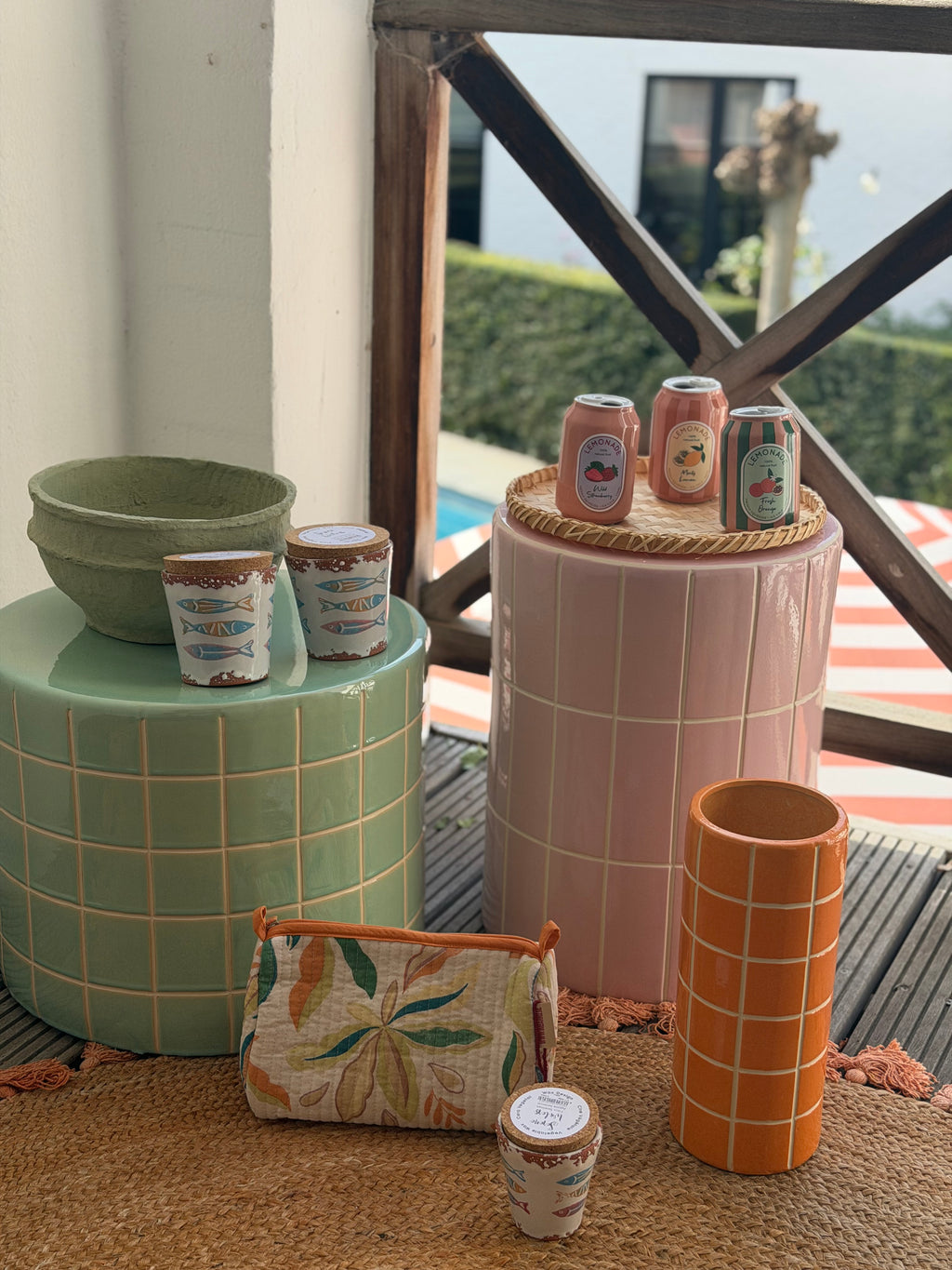 Ceramic side table pink